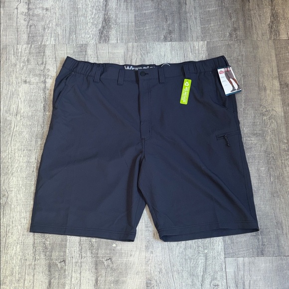 Wrangler Other - Wrangler 11 inch Outdoor Shorts